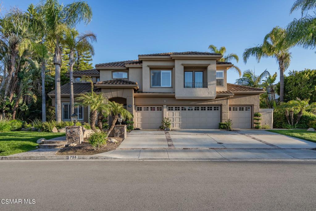 758 Larchmont Street