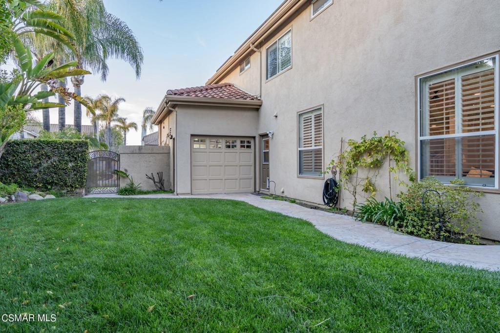 758 Larchmont Street