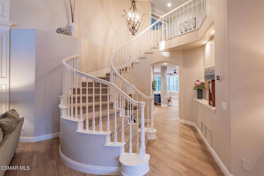 758 Larchmont Street