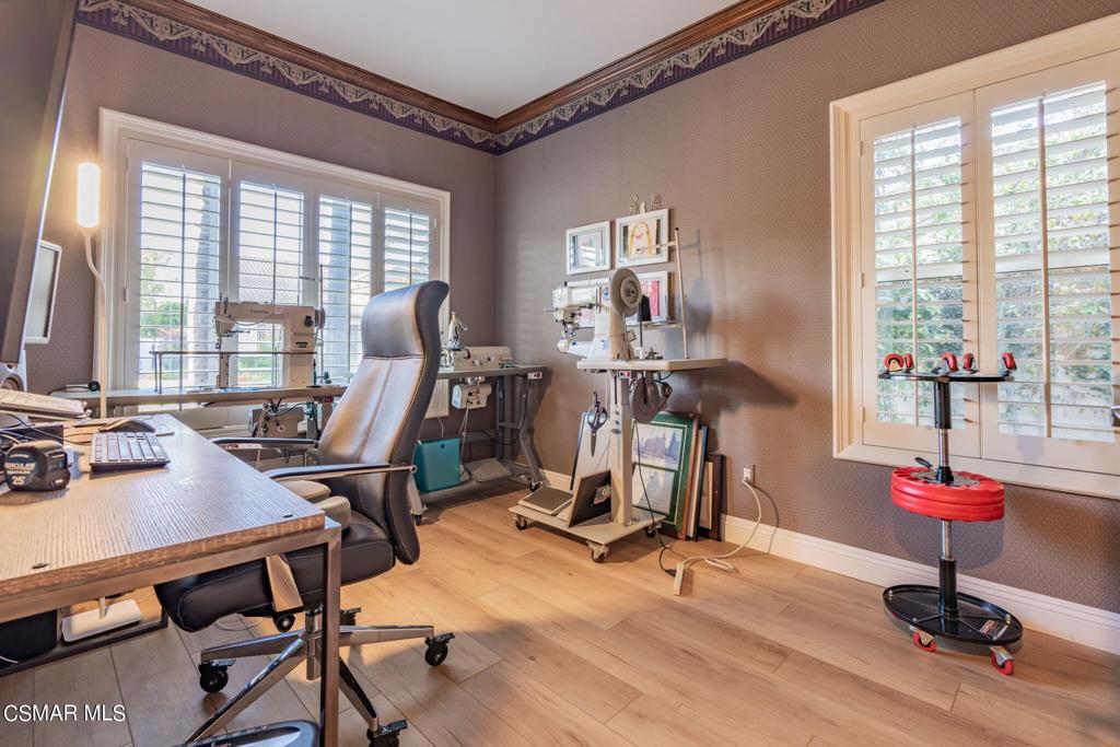 758 Larchmont Street