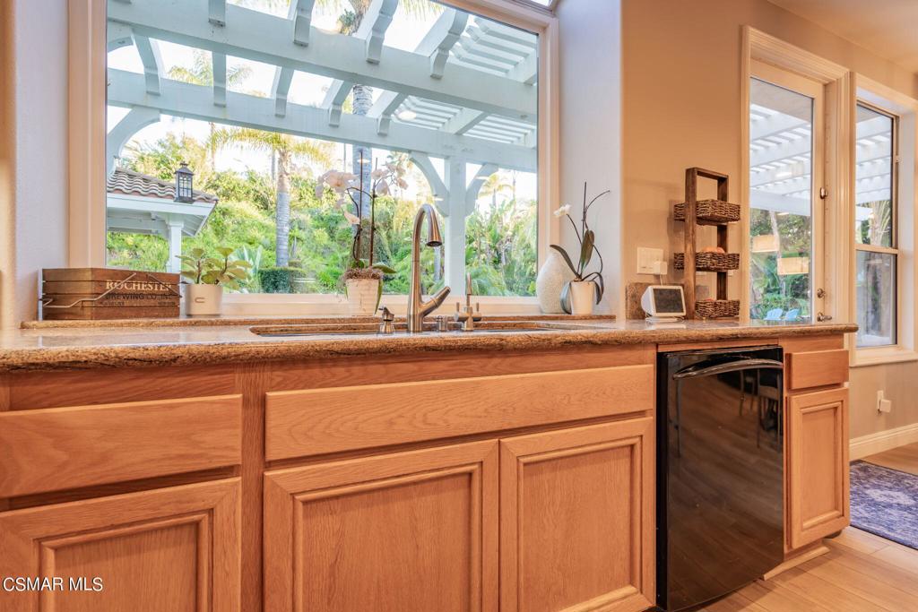 758 Larchmont Street