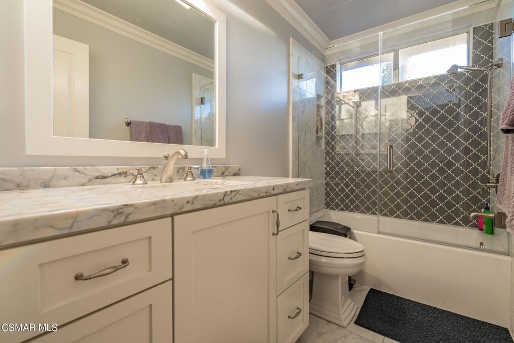 758 Larchmont Street