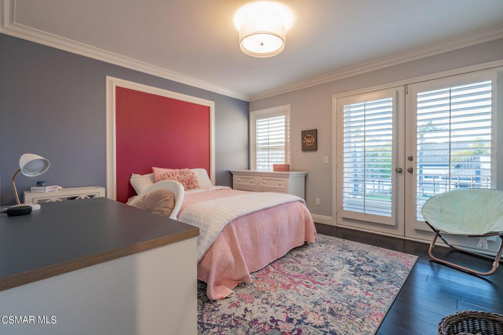 758 Larchmont Street