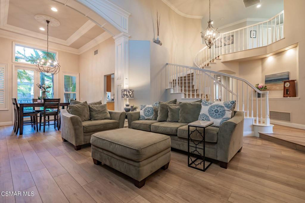 758 Larchmont Street