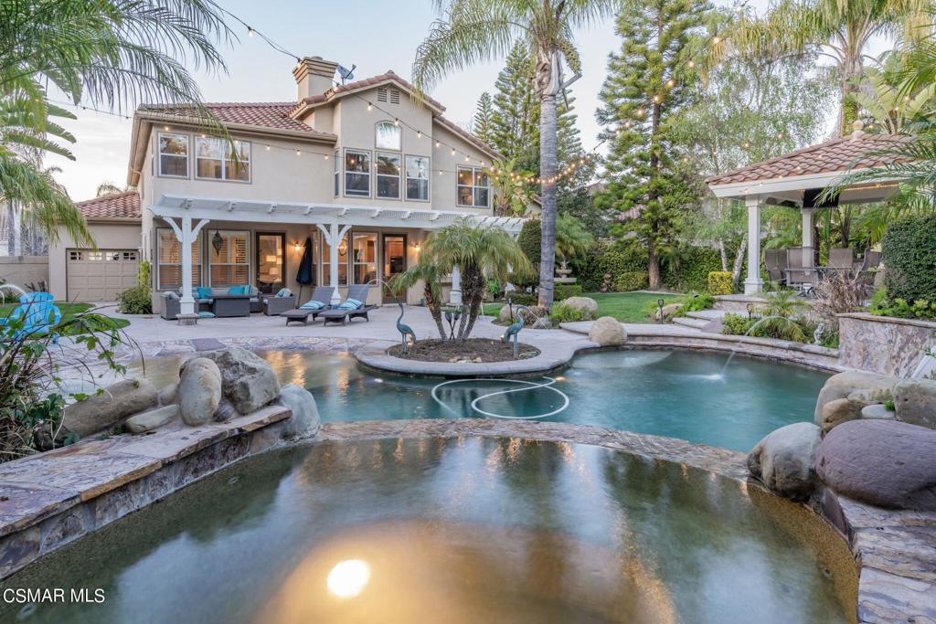 758 Larchmont Street