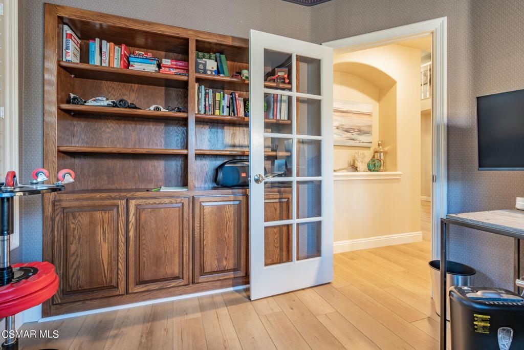 758 Larchmont Street