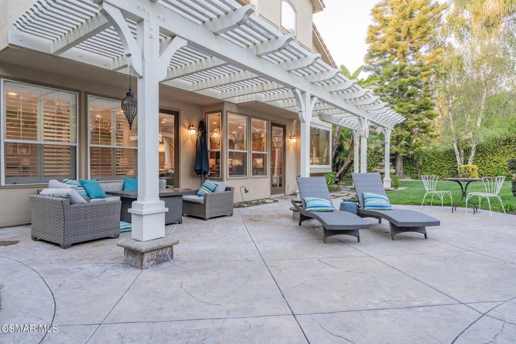 758 Larchmont Street