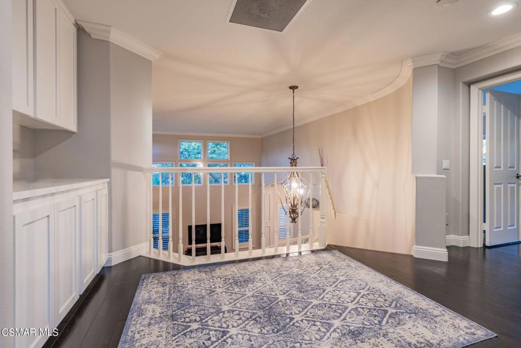 758 Larchmont Street