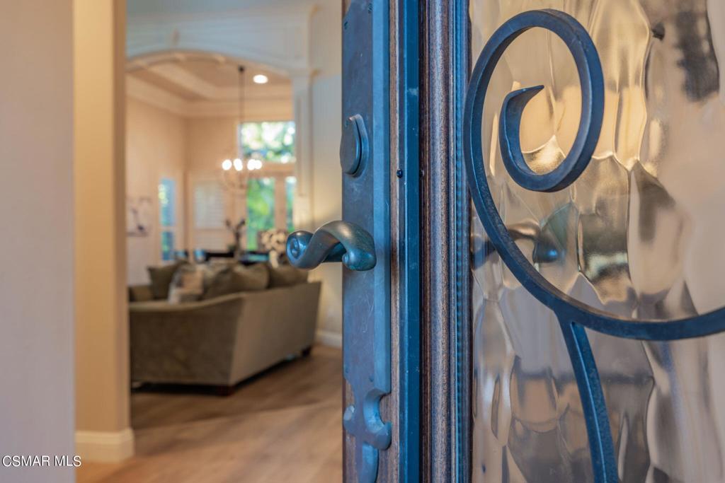 758 Larchmont Street