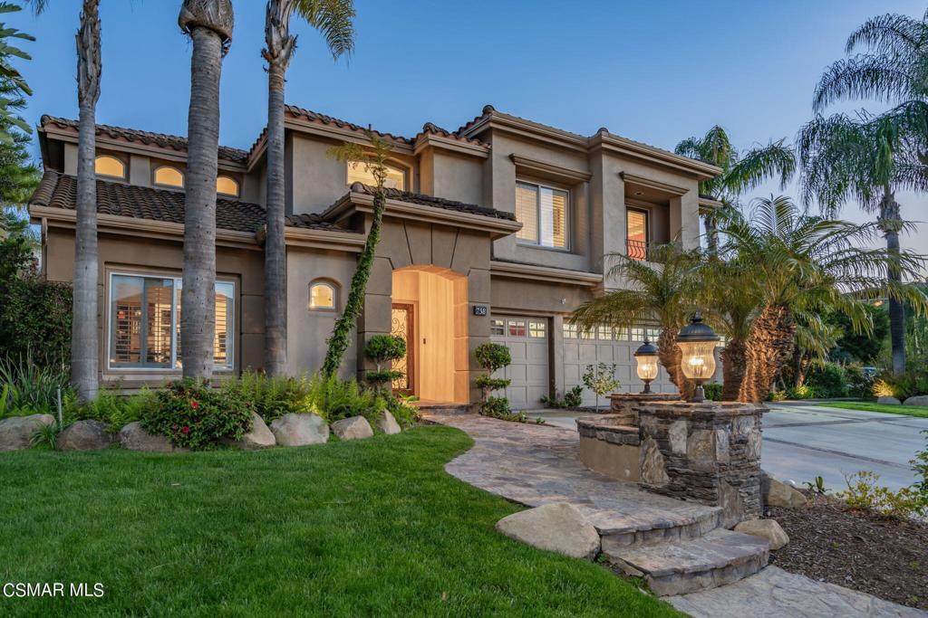 758 Larchmont Street