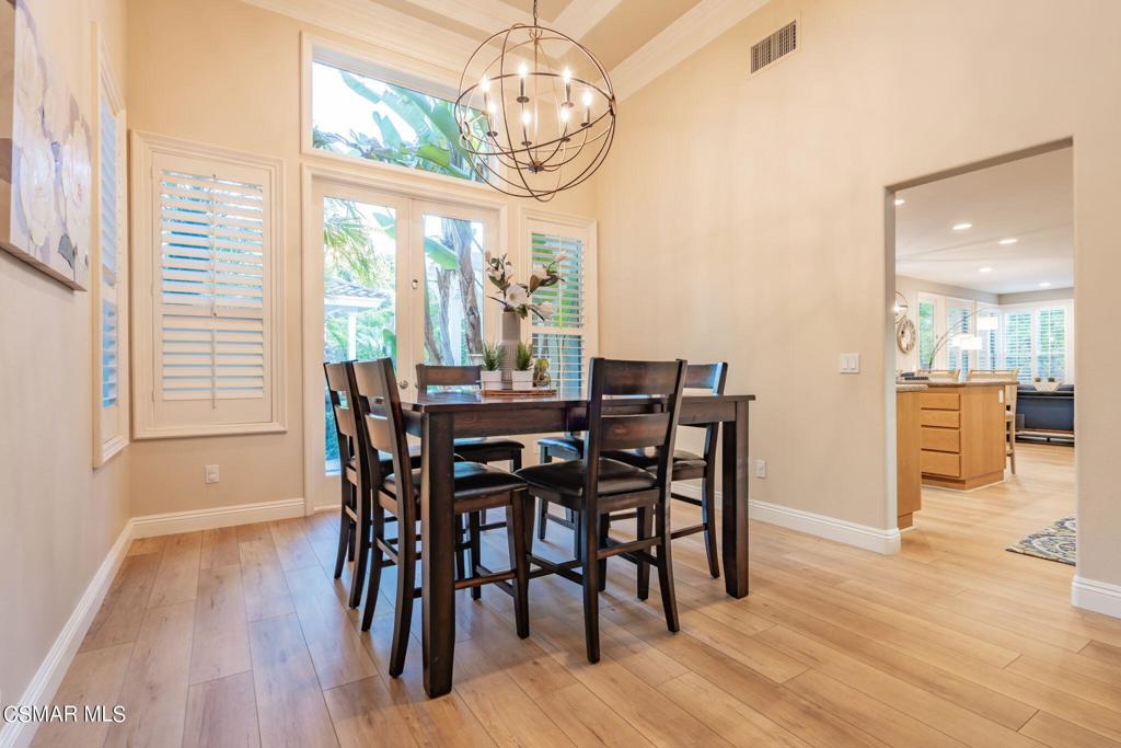 758 Larchmont Street