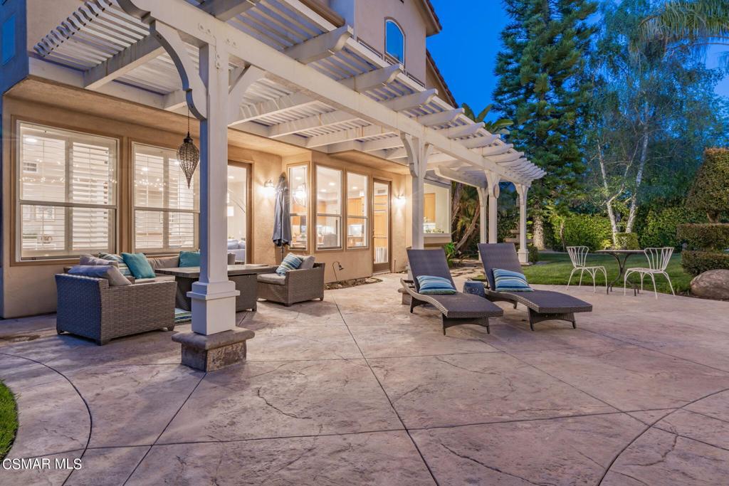 758 Larchmont Street