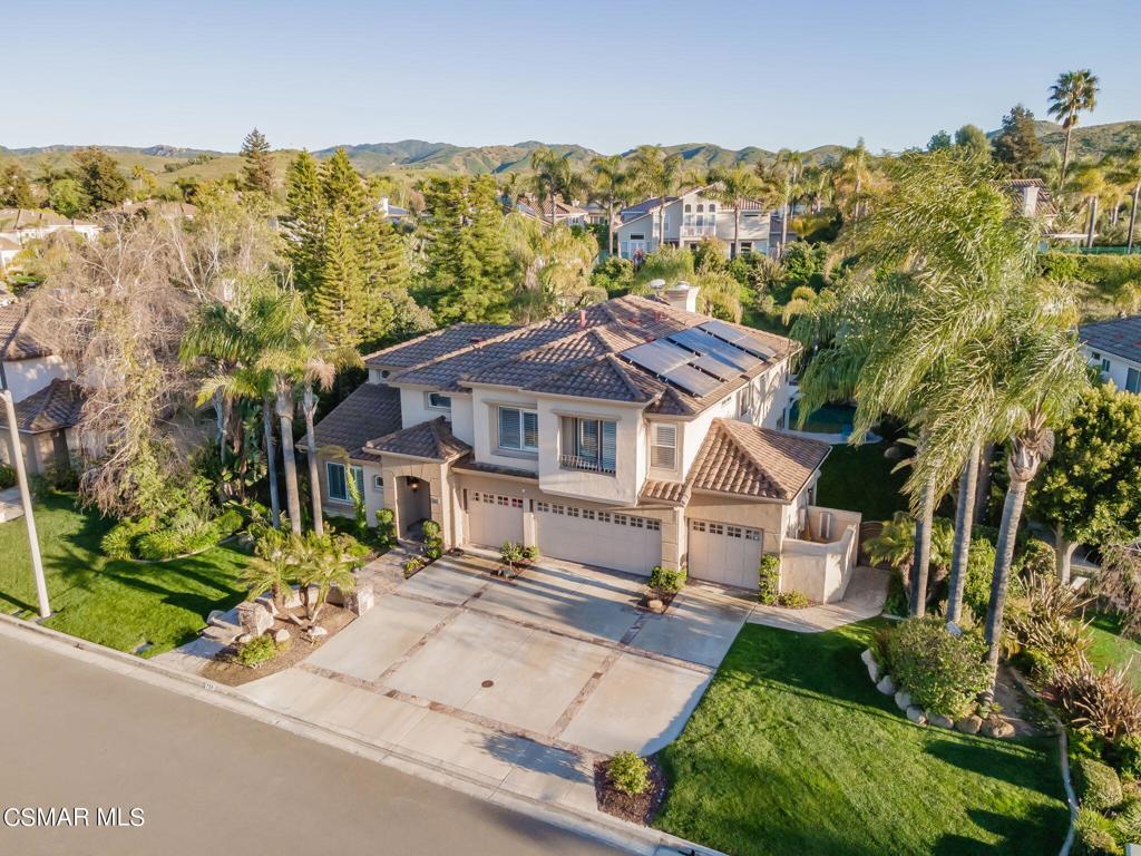 758 Larchmont Street