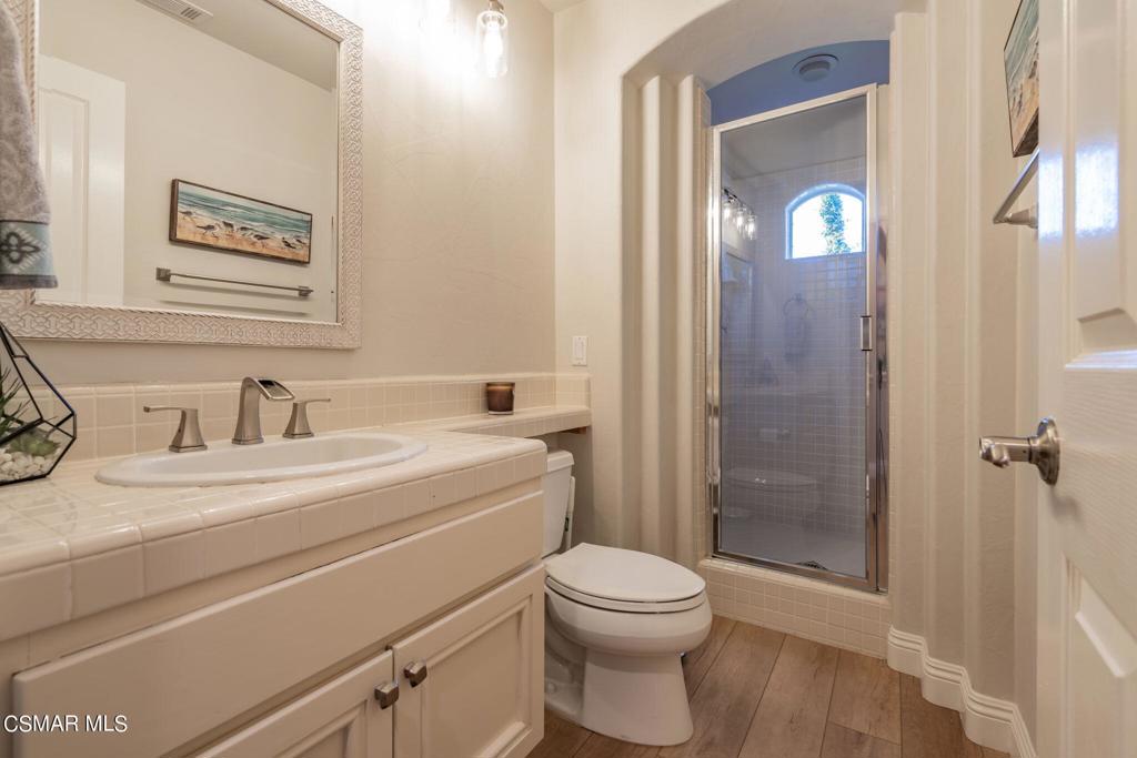 758 Larchmont Street