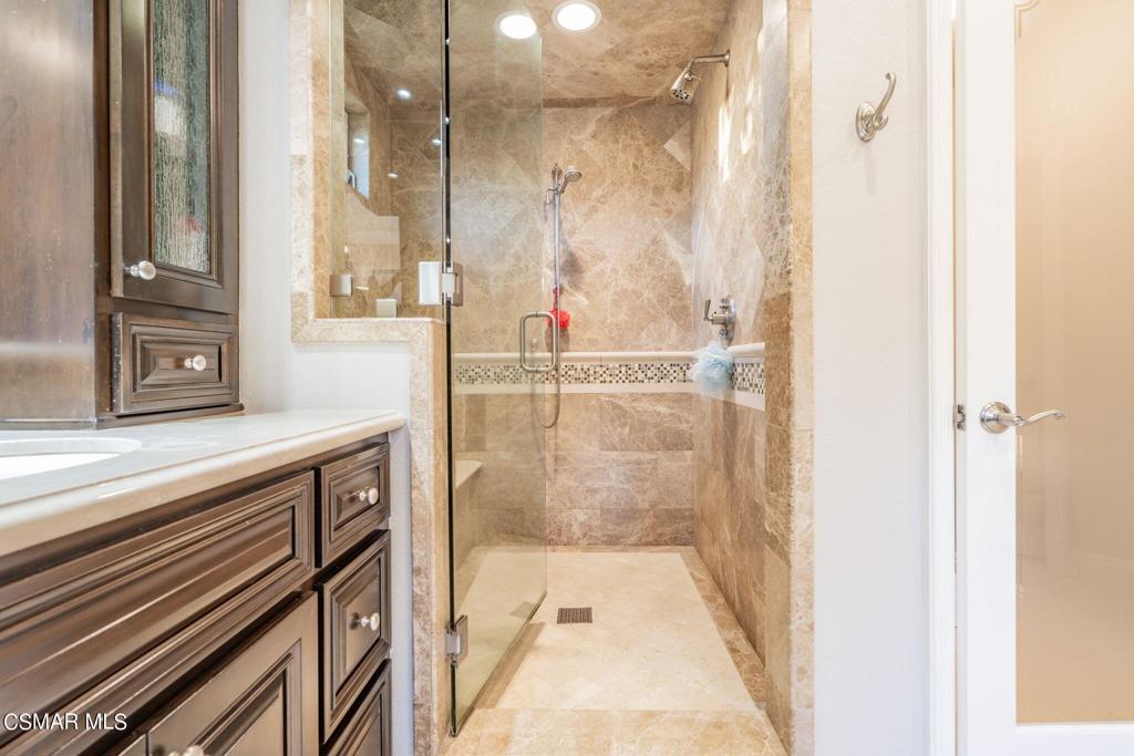 758 Larchmont Street