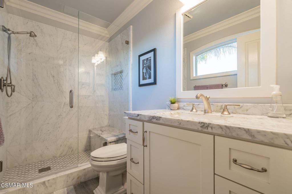 758 Larchmont Street