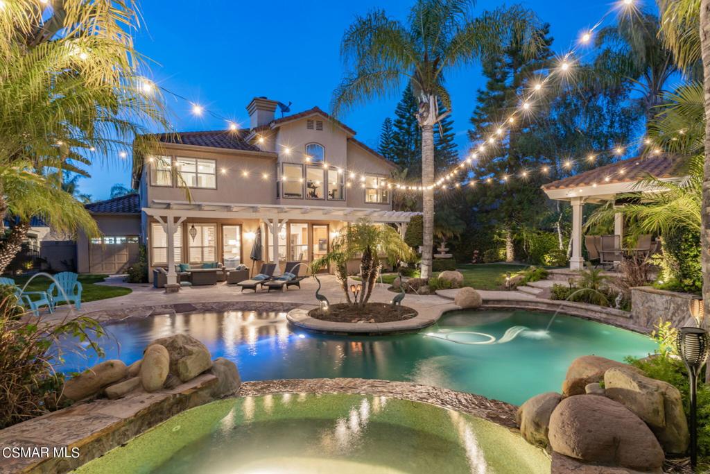 758 Larchmont Street