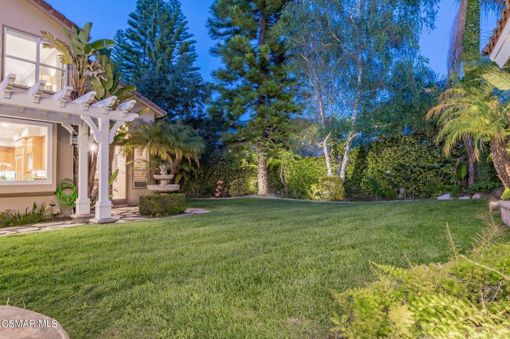 758 Larchmont Street