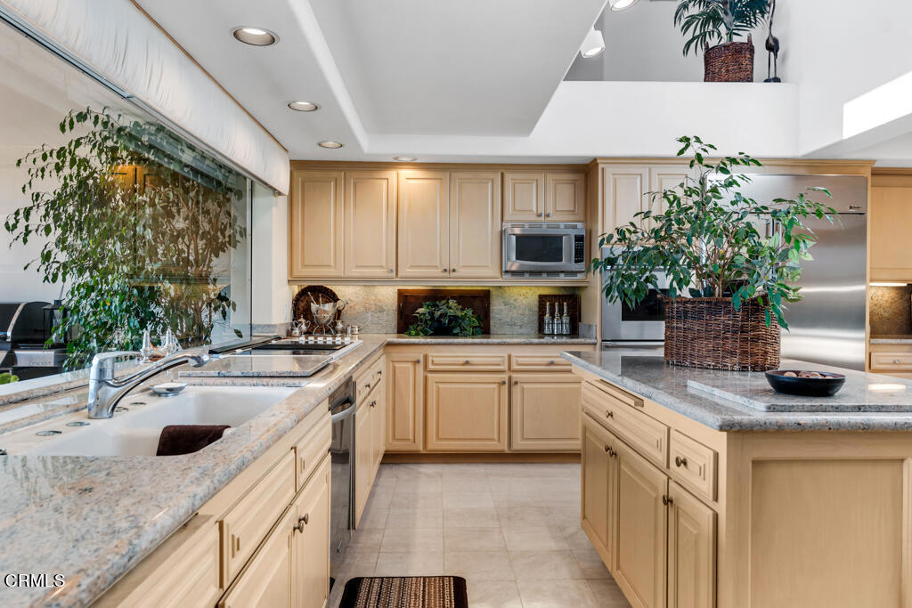 3151 Calle De Debesa