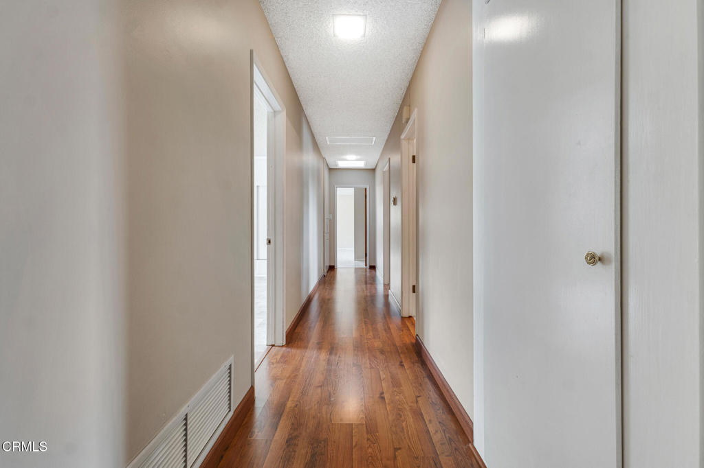 1530 Calle Portada