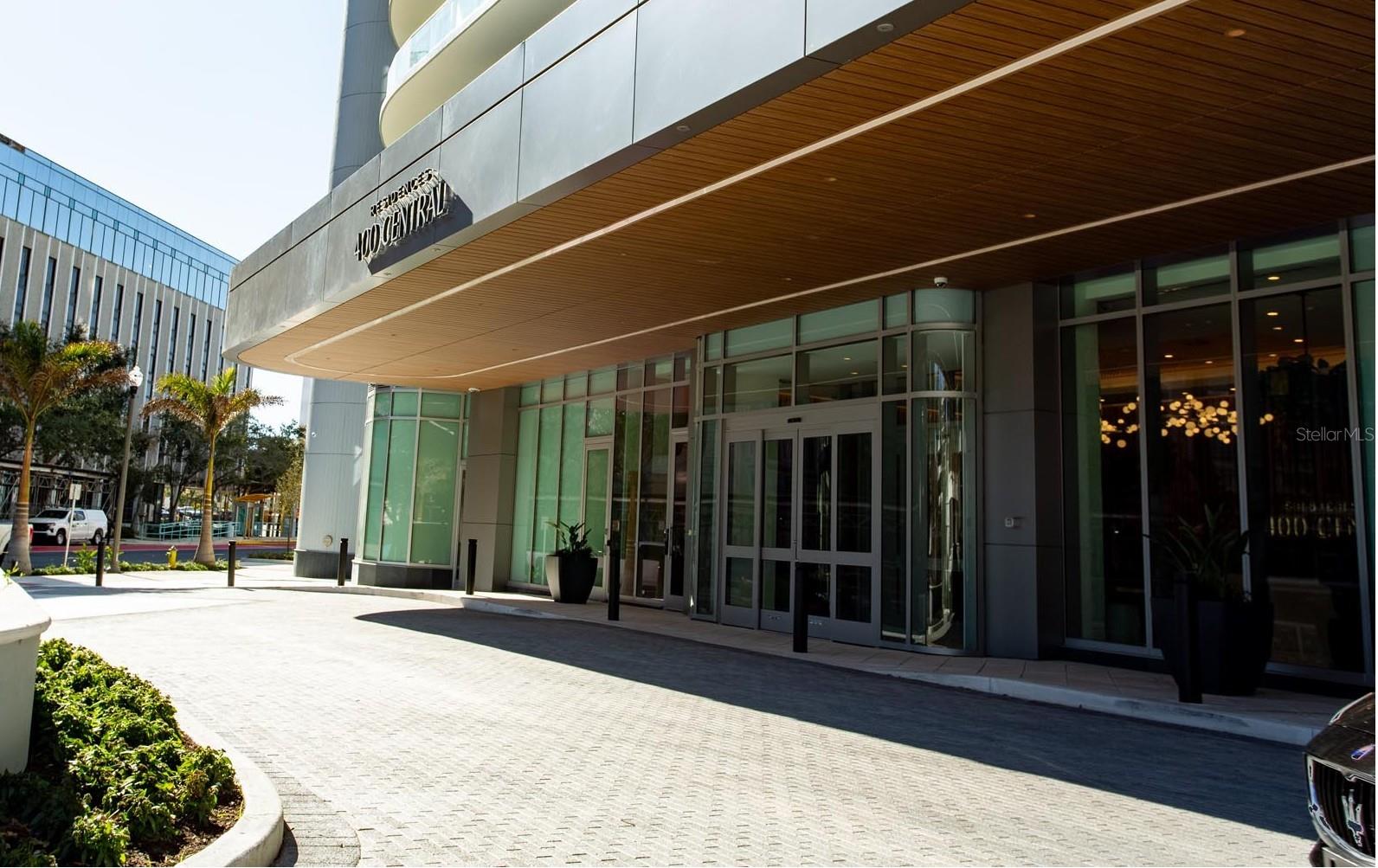 400 CENTRAL AVE #1008