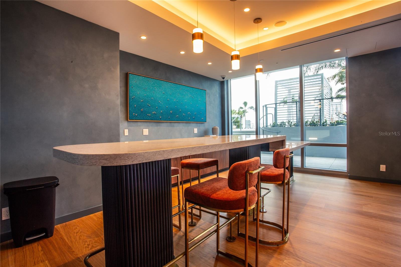 400 CENTRAL AVE #1008