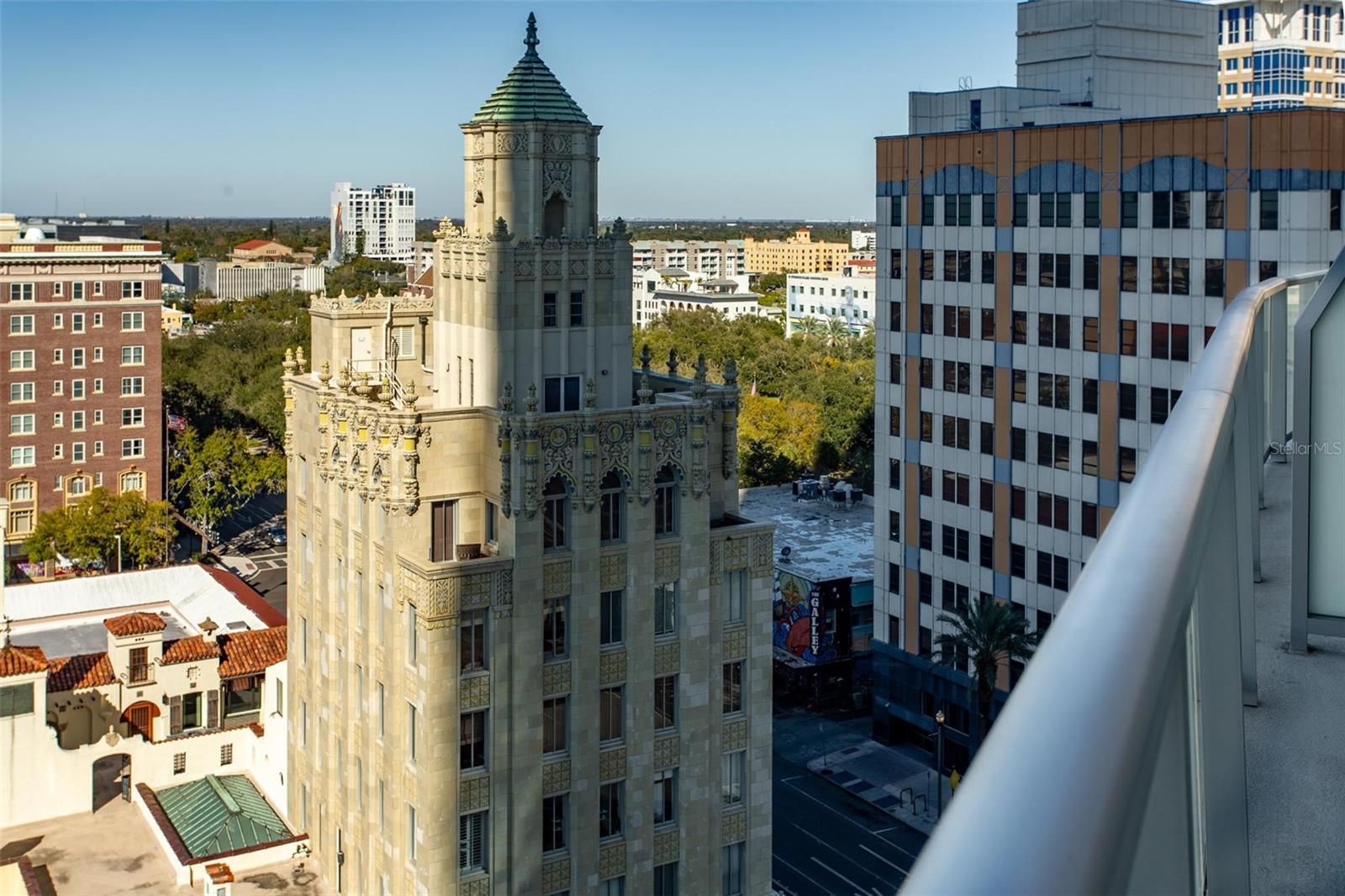 400 CENTRAL AVE #1008