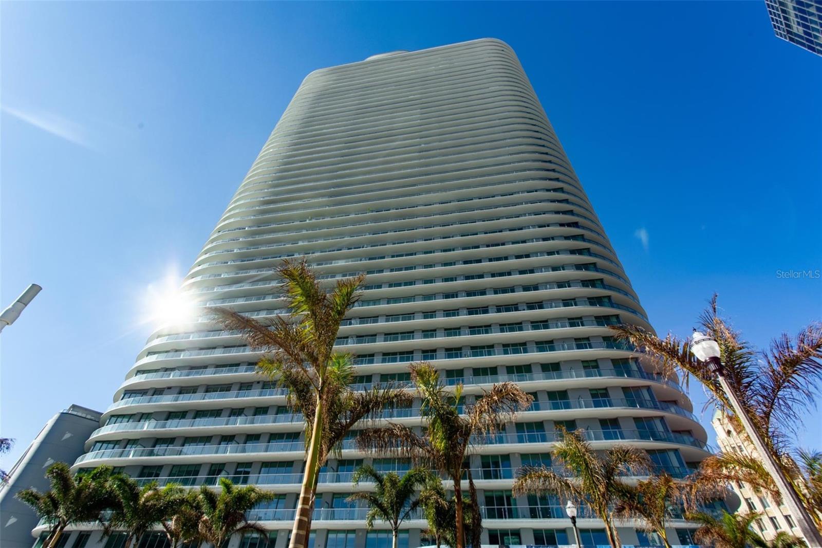 400 CENTRAL AVE #1008
