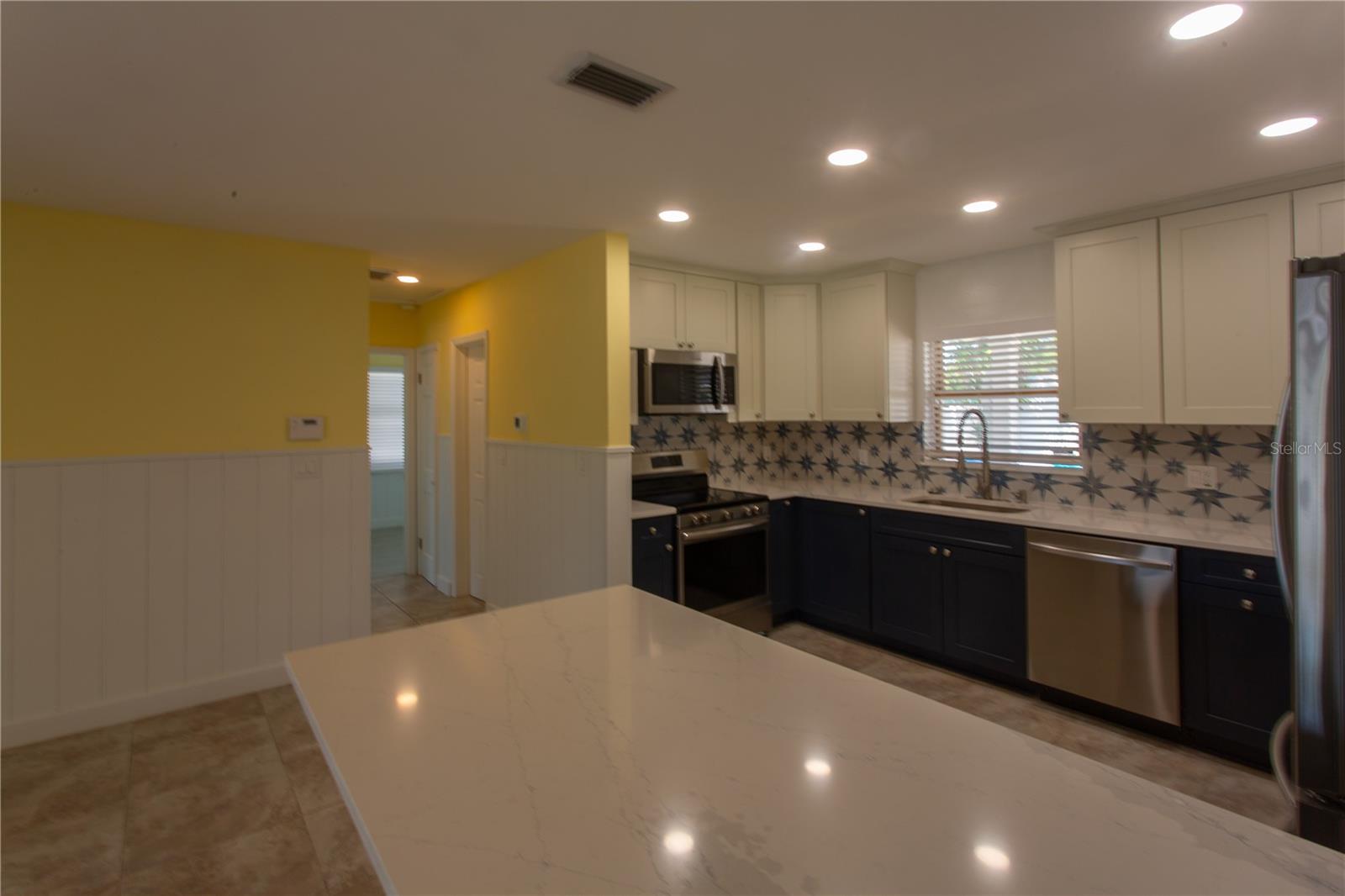 5541 BAYOU GRANDE BLVD NE