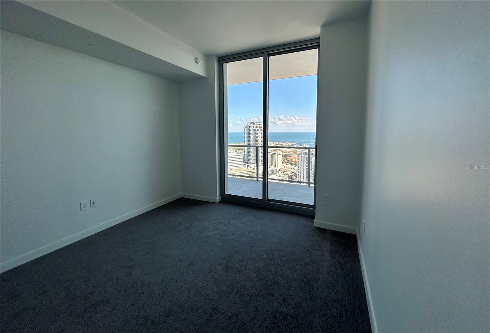 400 CENTRAL AVE #2906