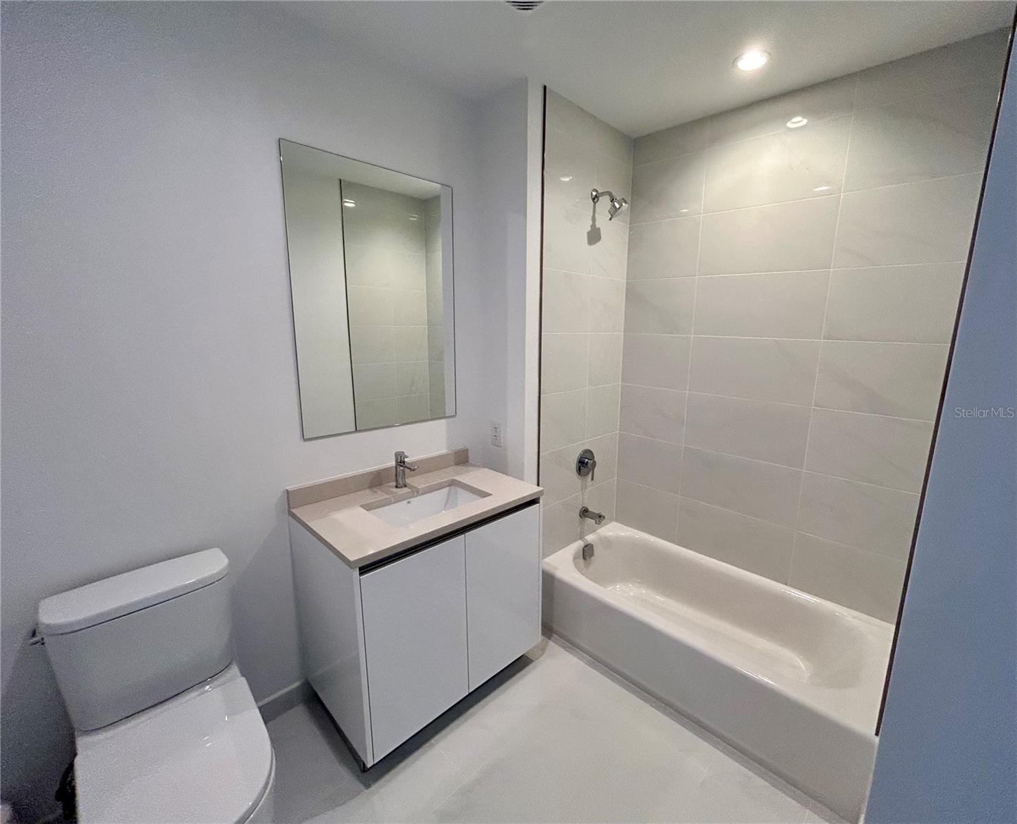 400 CENTRAL AVE #2906