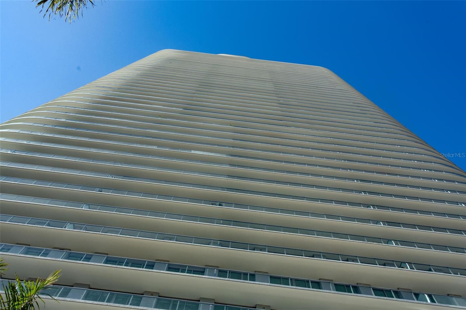 400 CENTRAL AVE #2906
