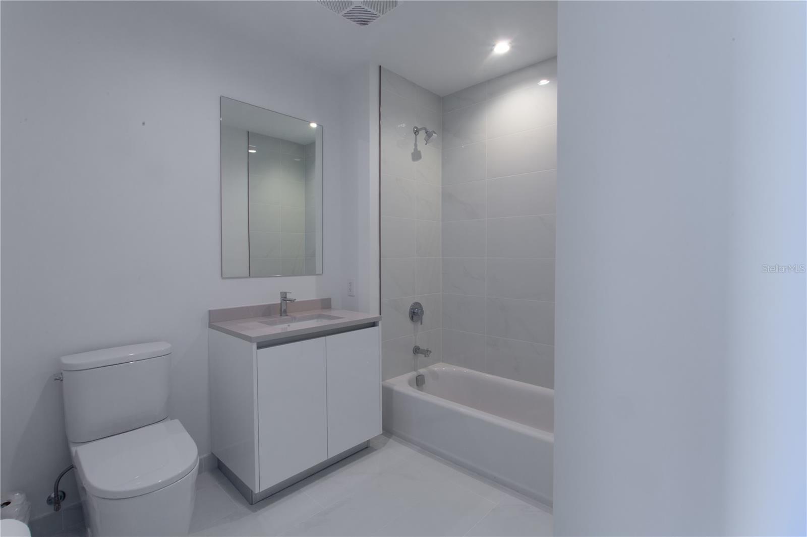400 CENTRAL AVE #2906