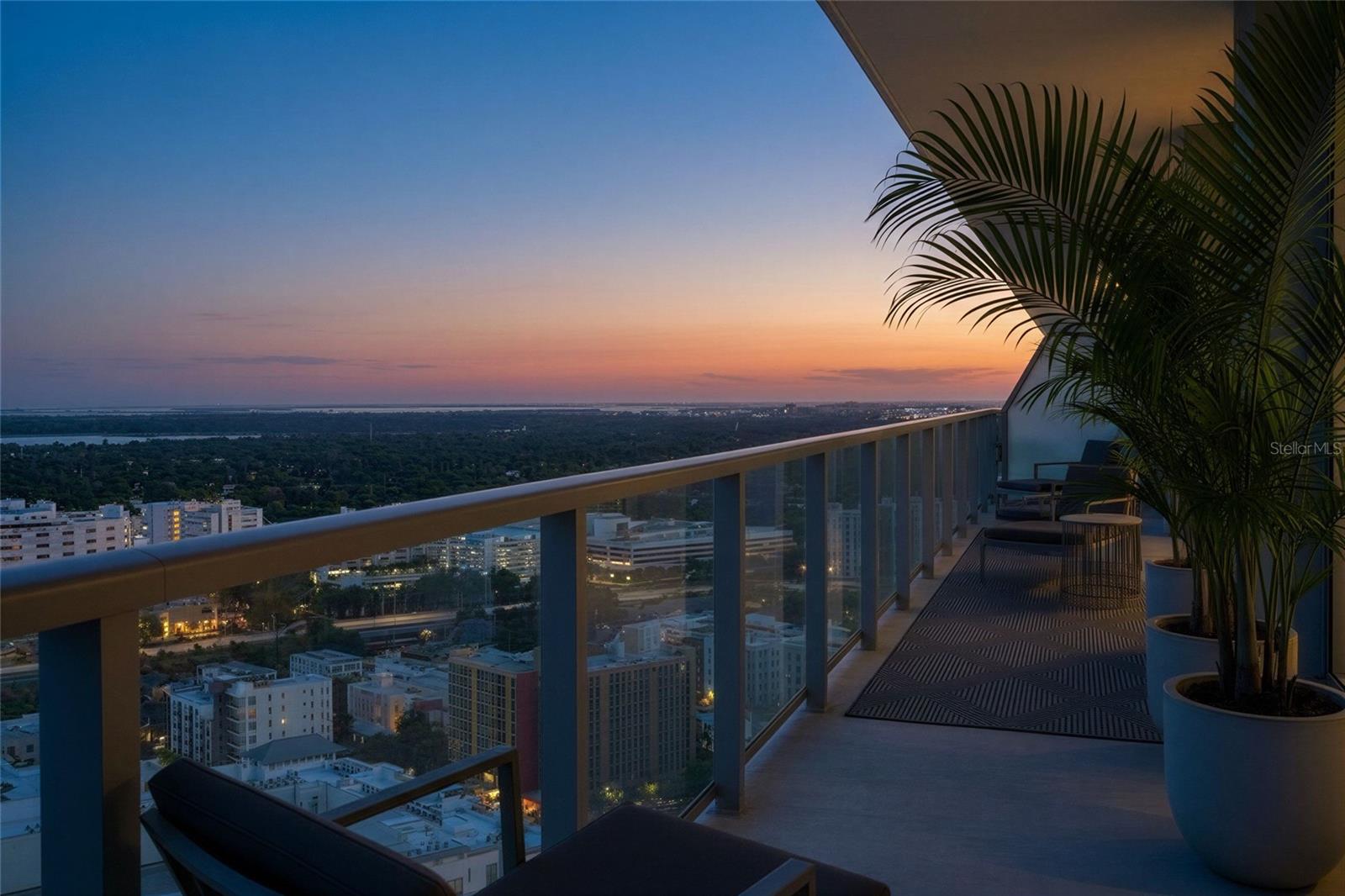 400 CENTRAL AVE #2906