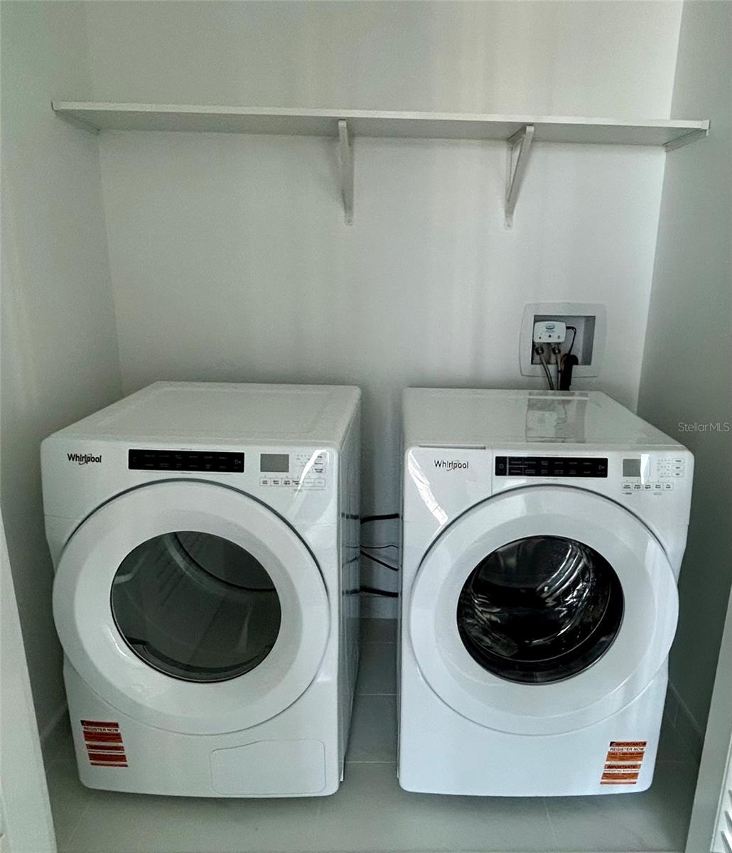 400 CENTRAL AVE #2906