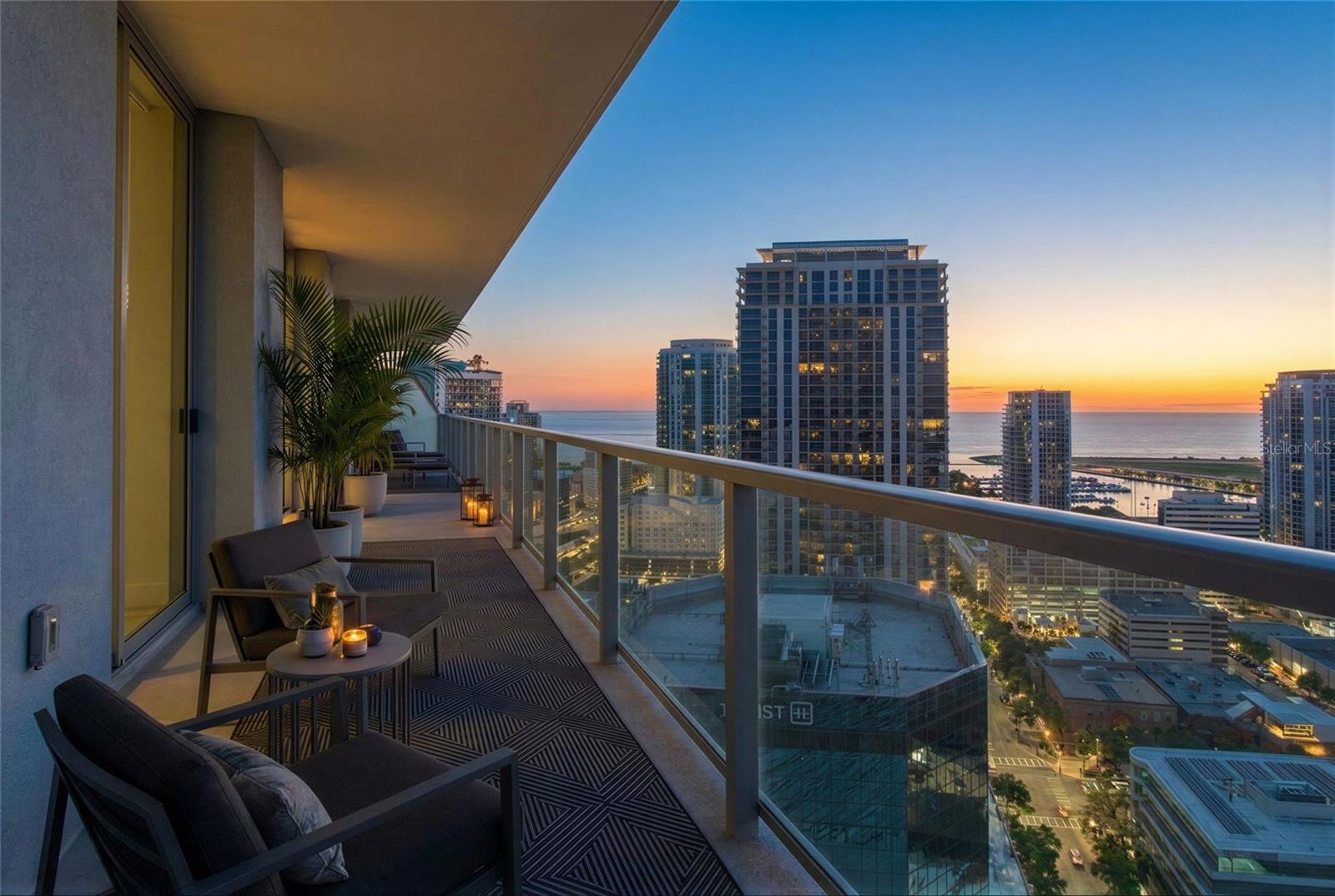 400 CENTRAL AVE #2906