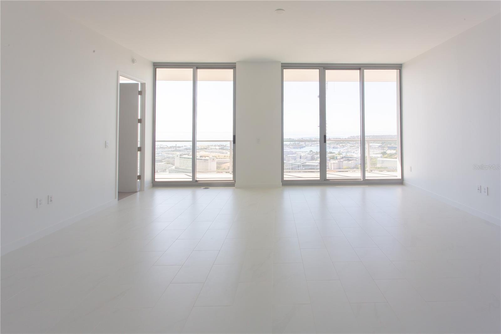 400 CENTRAL AVE #2906