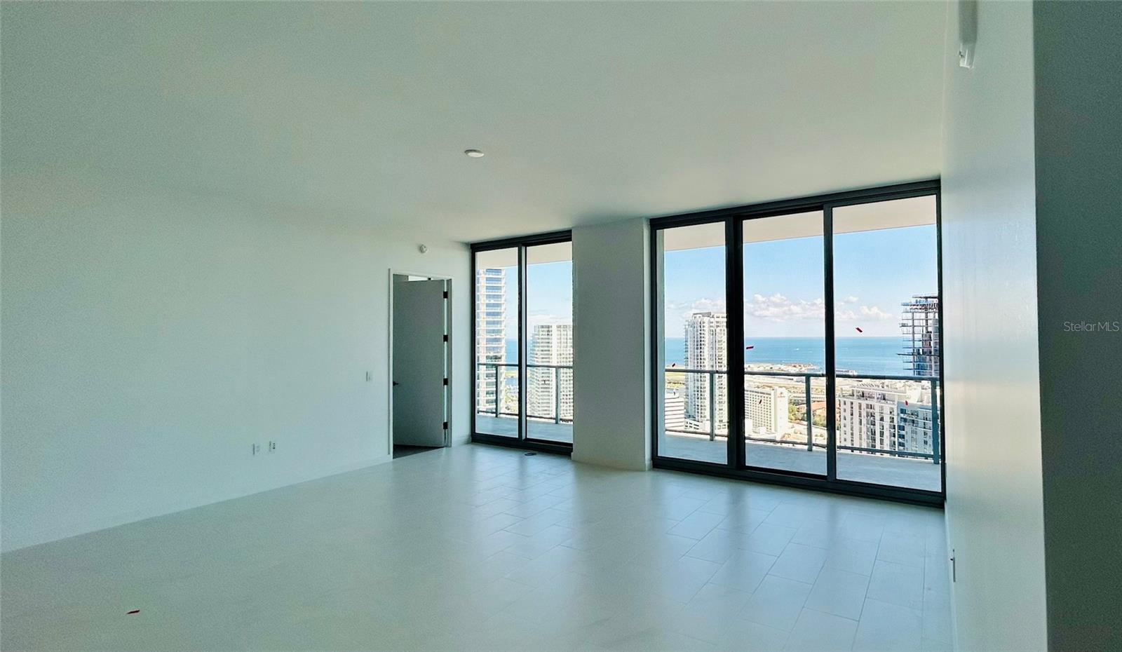 400 CENTRAL AVE #2906