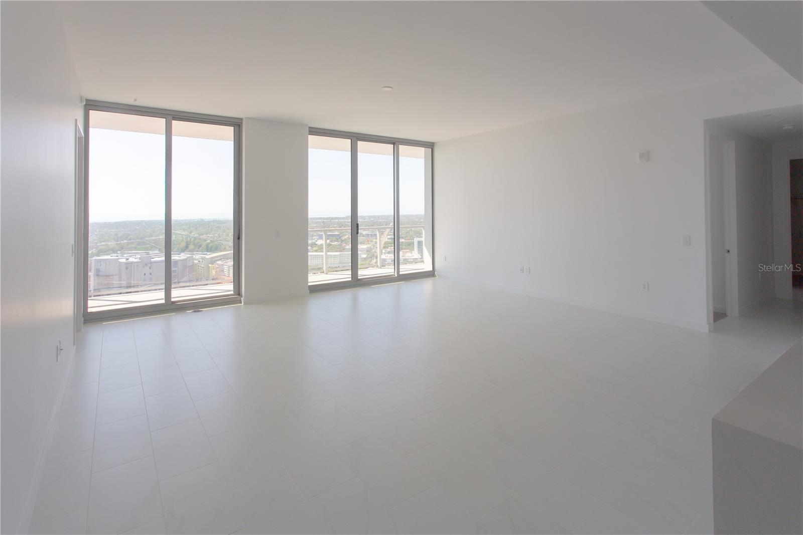 400 CENTRAL AVE #2906