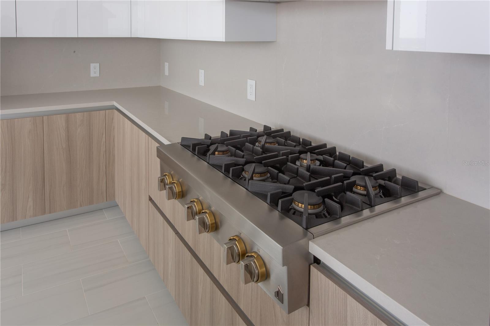 400 CENTRAL AVE #2001