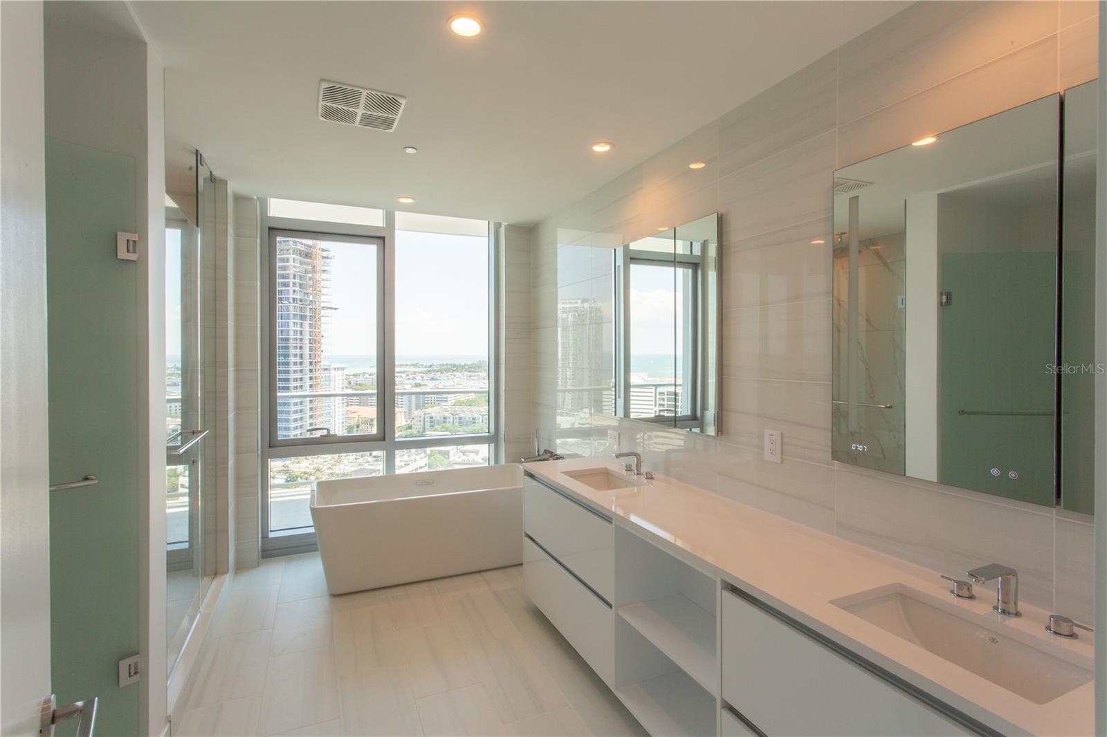 400 CENTRAL AVE #2001