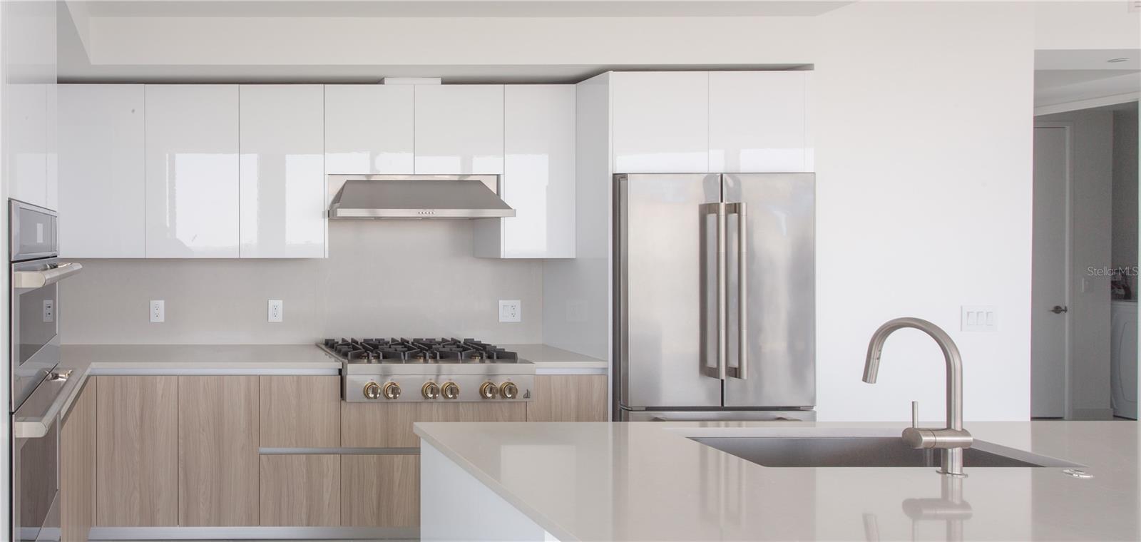 400 CENTRAL AVE #2001