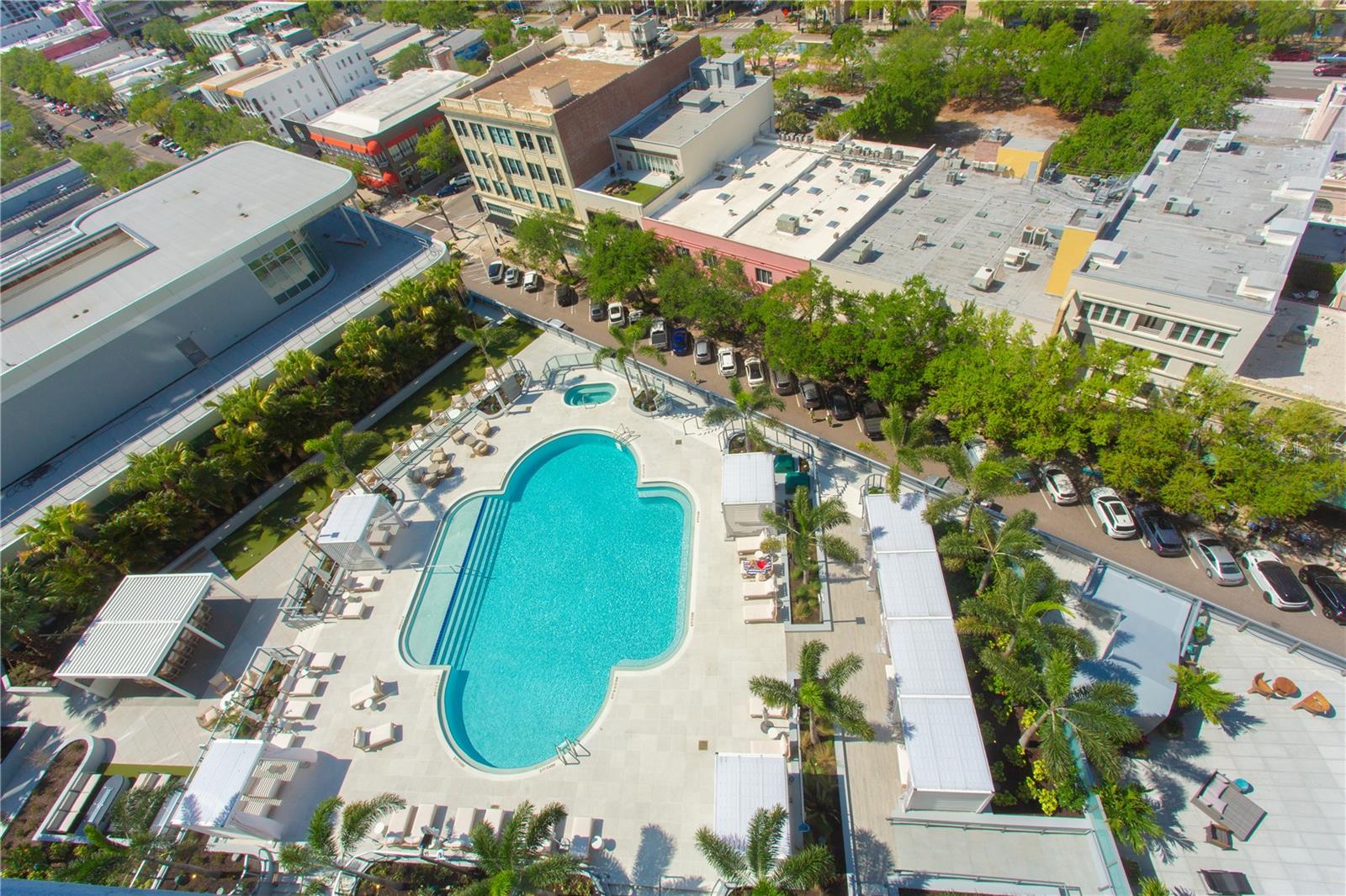 400 CENTRAL AVE #1609