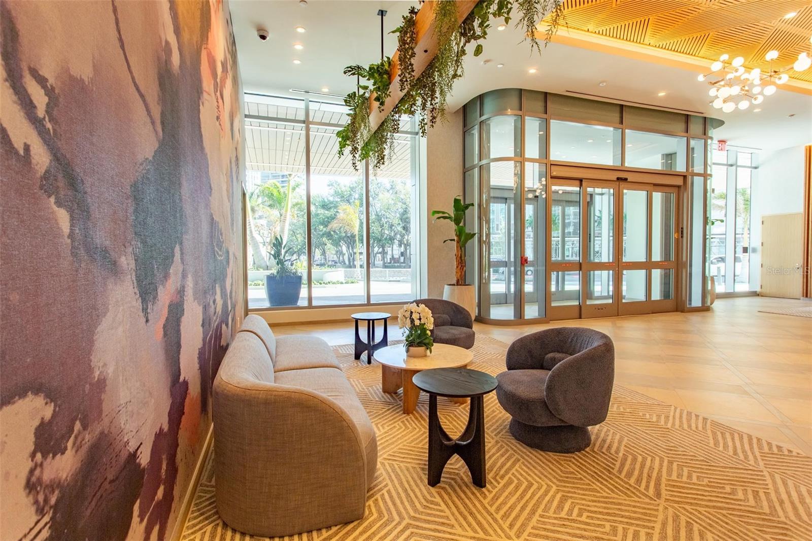 400 CENTRAL AVE #1609