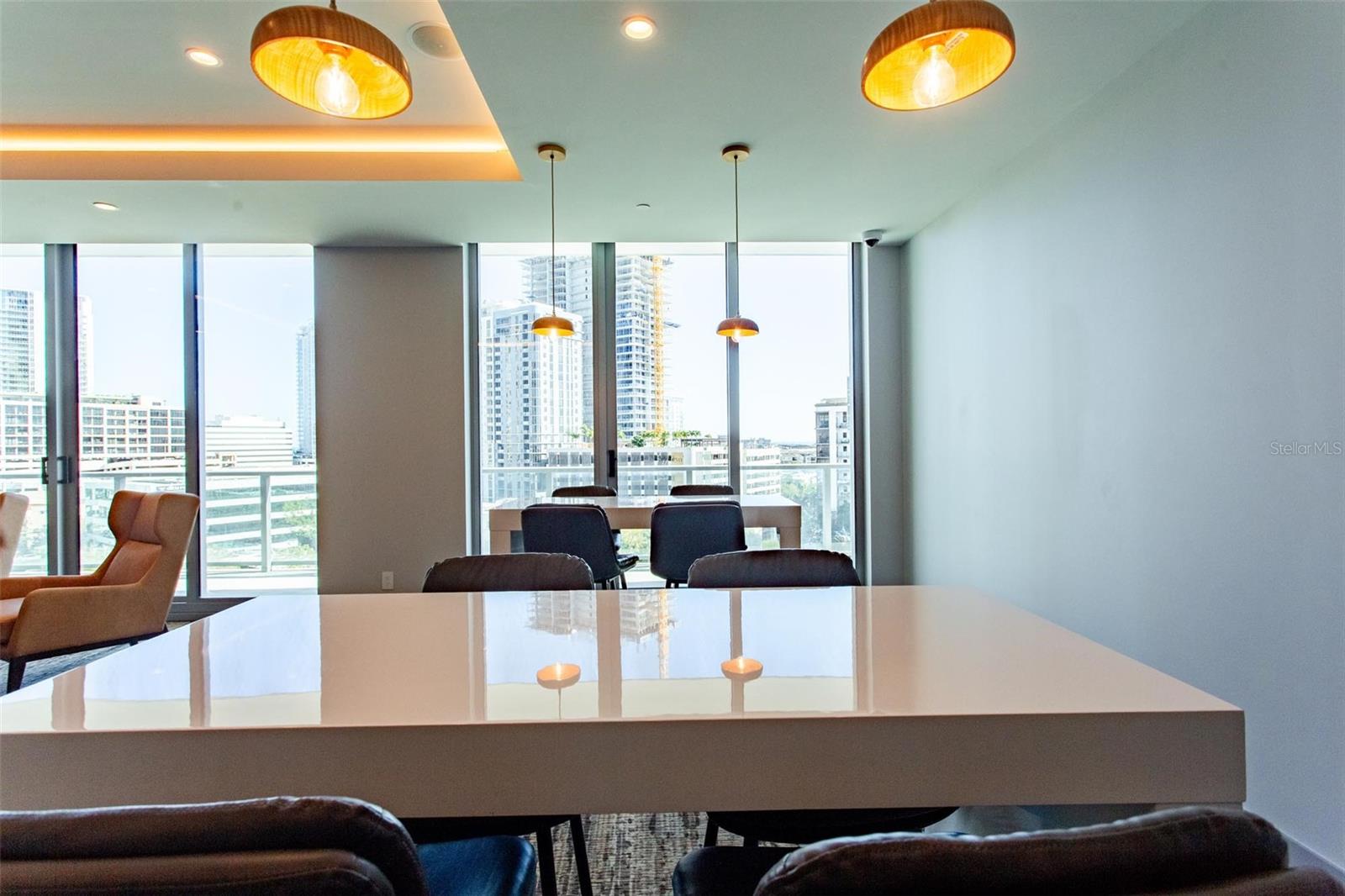 400 CENTRAL AVE #1609