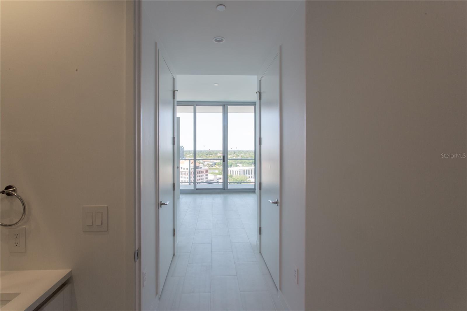 400 CENTRAL AVE #1609