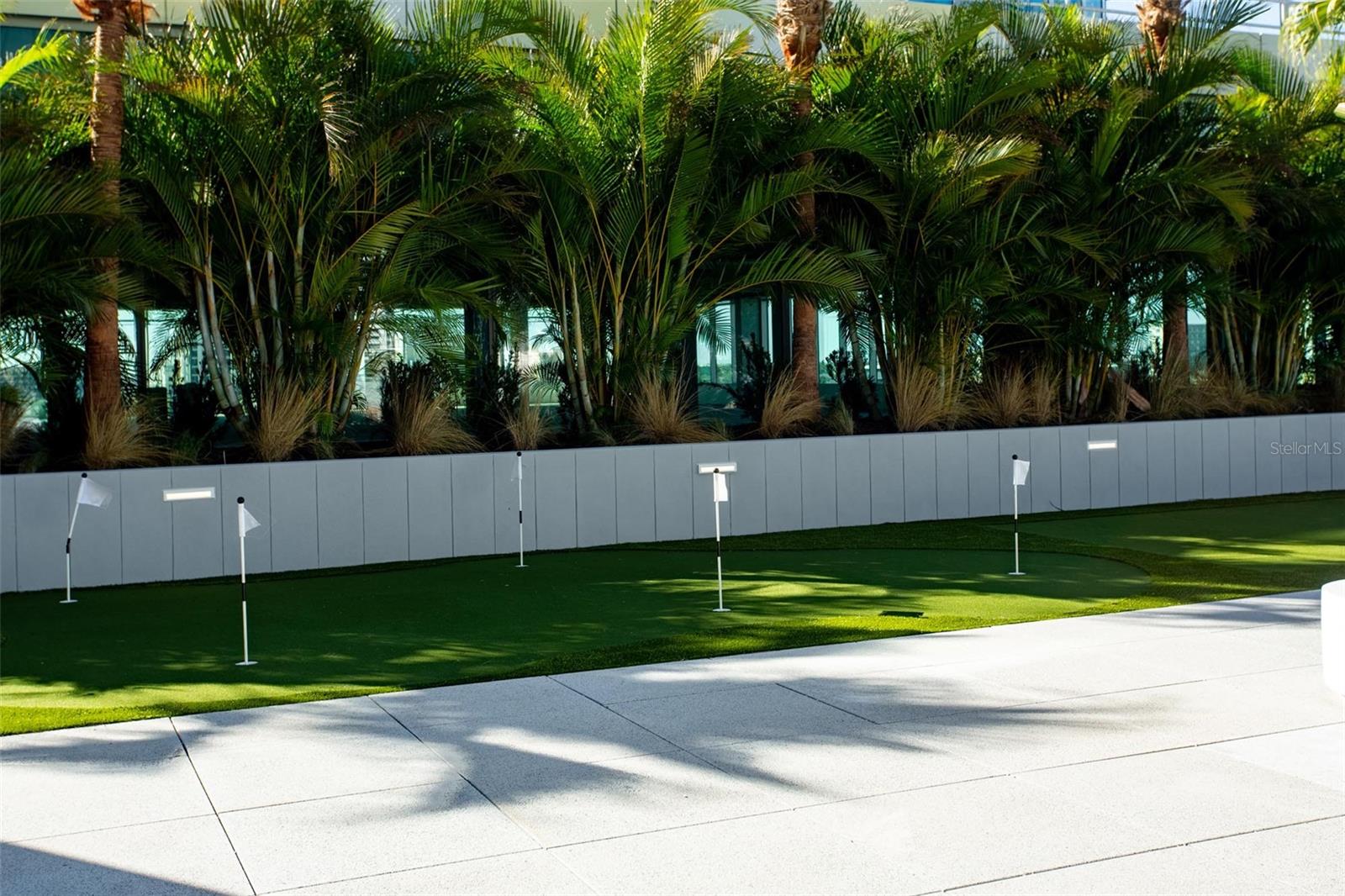 400 CENTRAL AVE #1609