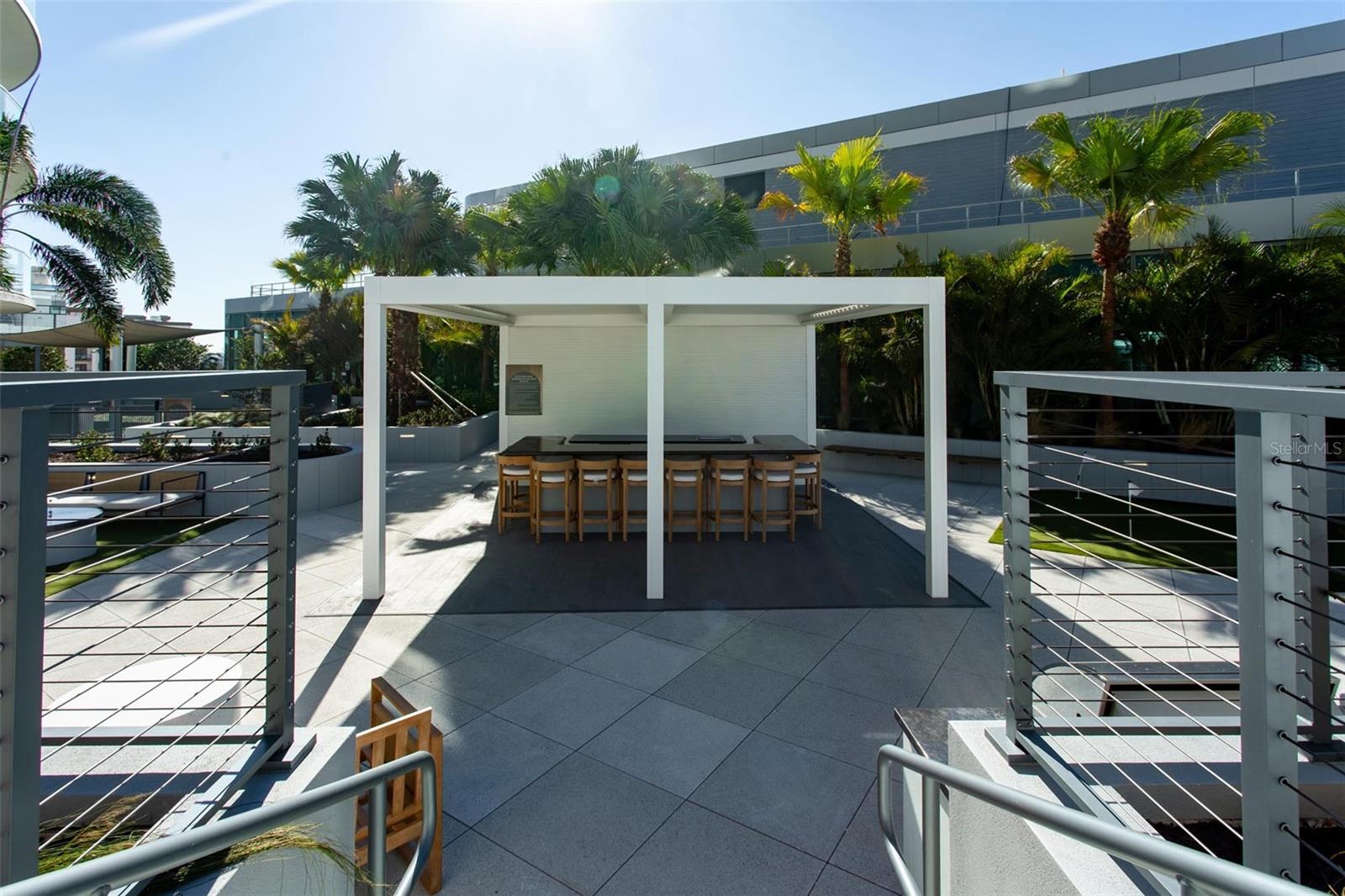 400 CENTRAL AVE #1609