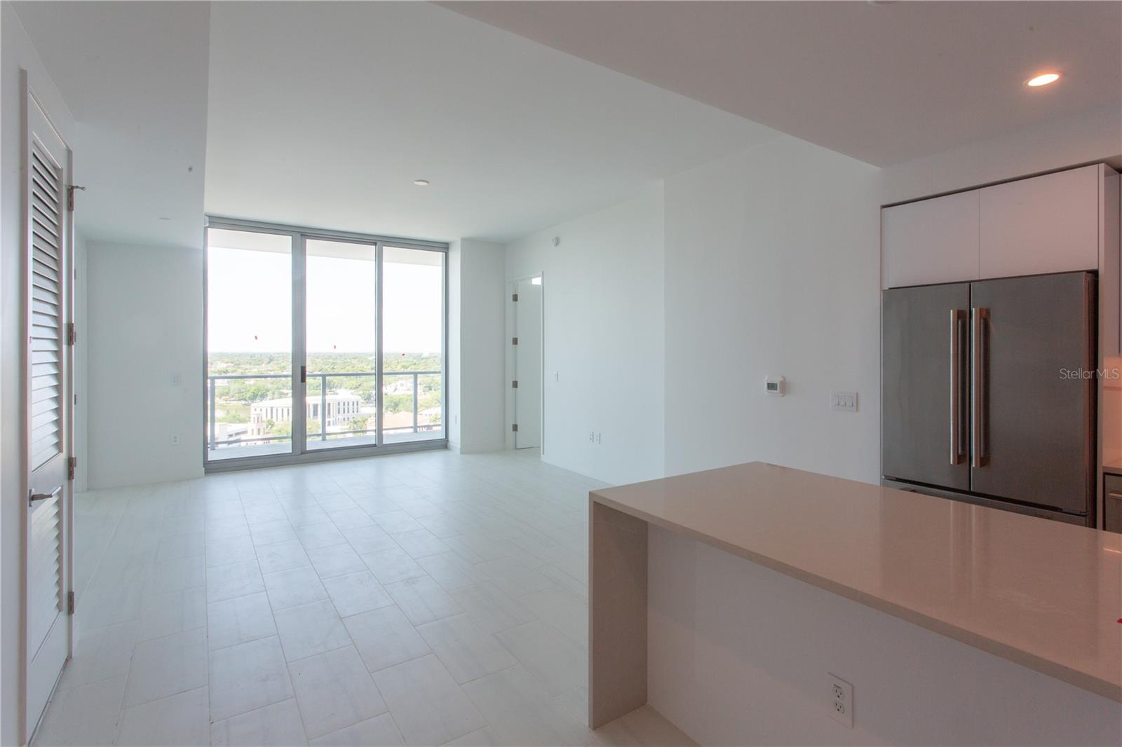 400 CENTRAL AVE #1609