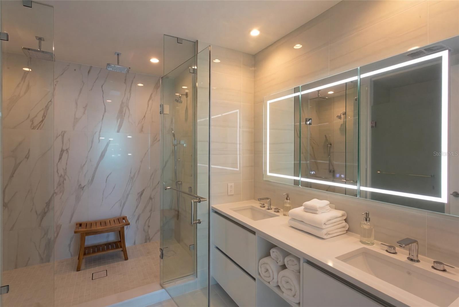 400 CENTRAL AVE #1609